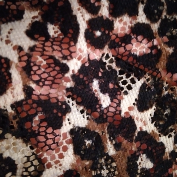 Love Rocks button top - Picture 2 of 3